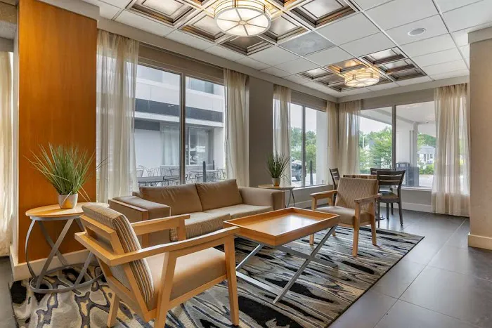 Best Western Plus University Inn 4