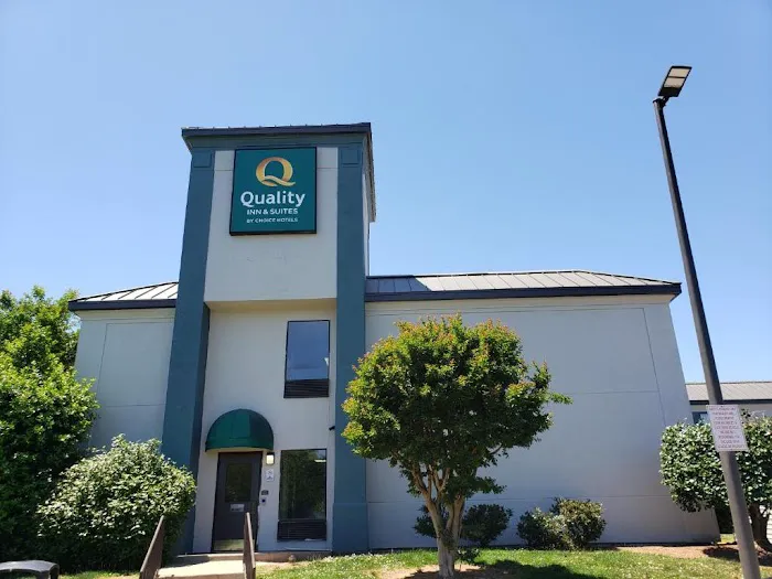 Quality Inn & Suites Winston Salem/Clemmons/Bermuda Run 4