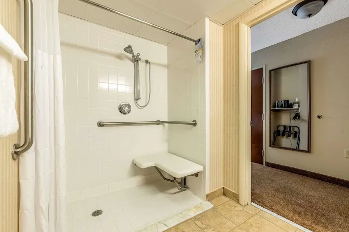 Quality Inn & Suites Winston Salem/Clemmons/Bermuda Run 4