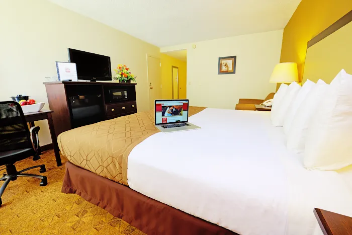Village Inn Hotel and Event Center | A Trademark Collection by Wyndham 4