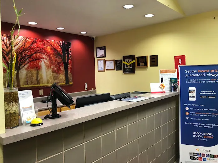 Econo Lodge Marion I-81 4