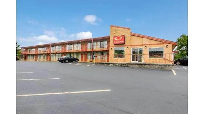 Econo Lodge Marion I-81 4