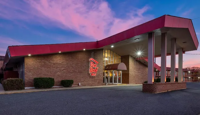 Red Roof Inn Marion, VA 4