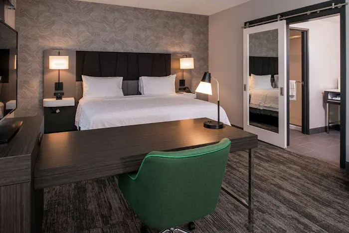 Hampton Inn & Suites Winston-Salem Downtown 5