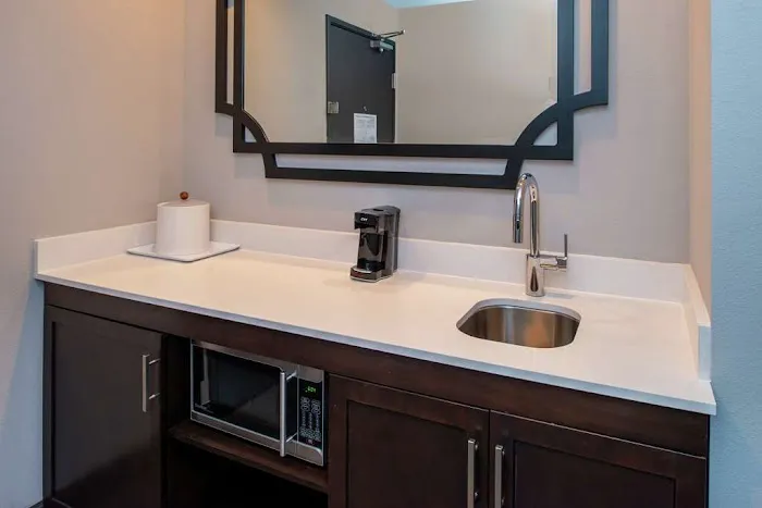 Hampton Inn & Suites Winston-Salem Downtown 5