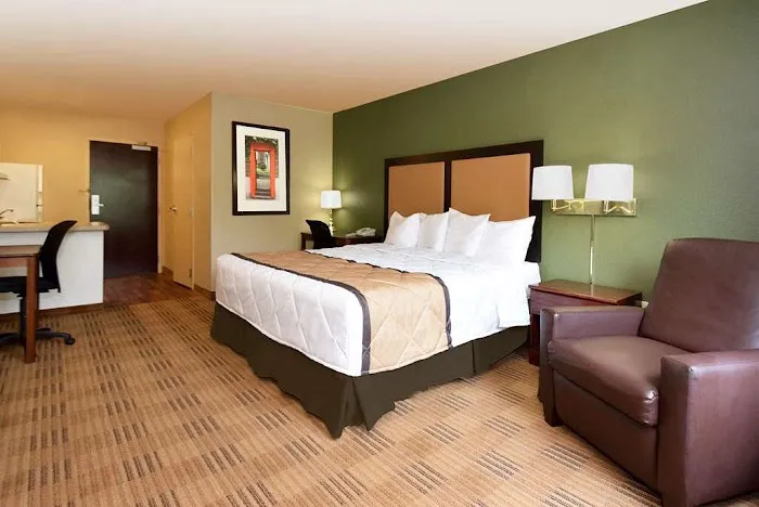 Holiday Inn Express Winston-Salem Medical Ctr Area, an IHG Hotel 4