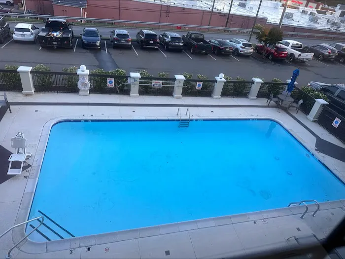 Holiday Inn Express Winston-Salem Medical Ctr Area, an IHG Hotel 4