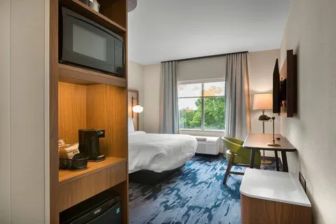 Fairfield Inn & Suites Statesville 4