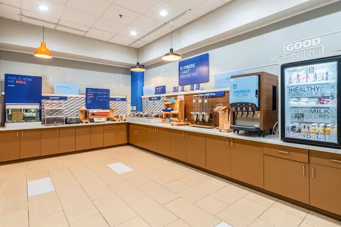 Holiday Inn Express & Suites Statesville by IHG 4