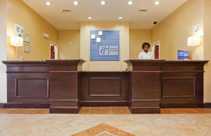 Holiday Inn Express & Suites Statesville by IHG 4