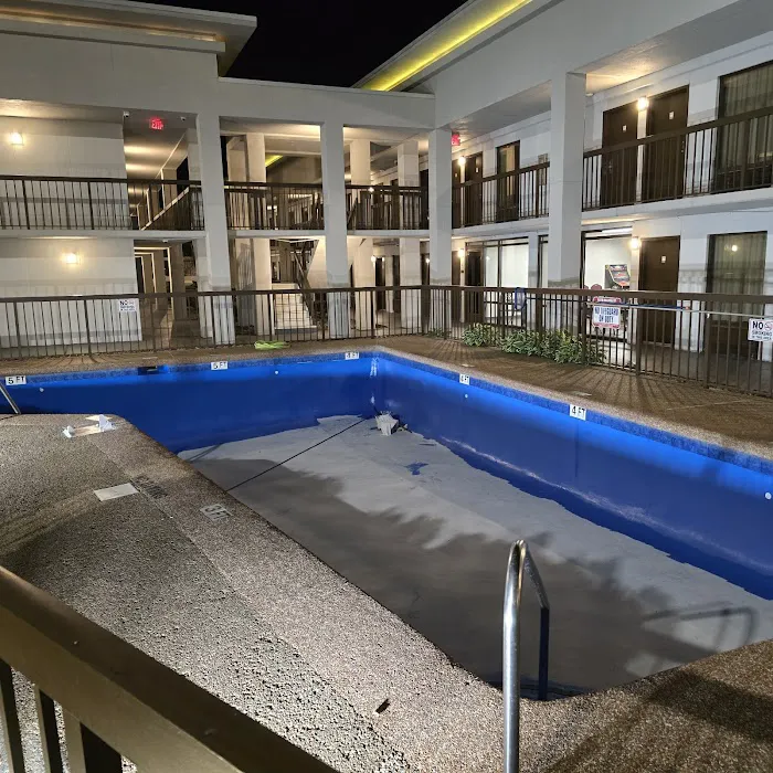 Clarion Pointe Statesville 4