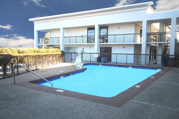 Clarion Pointe Statesville 4