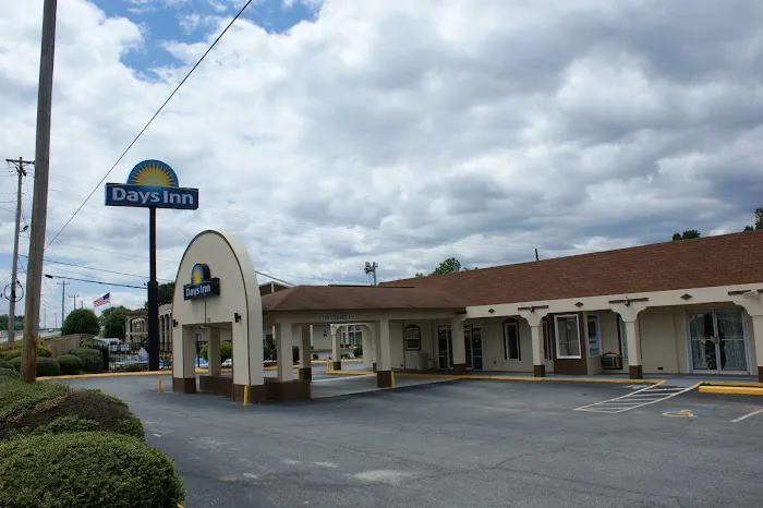 Days Inn by Wyndham Statesville 4