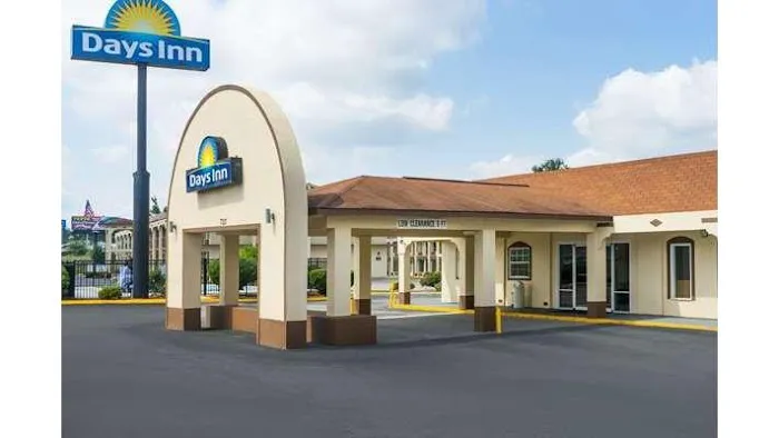 Days Inn by Wyndham Statesville 4