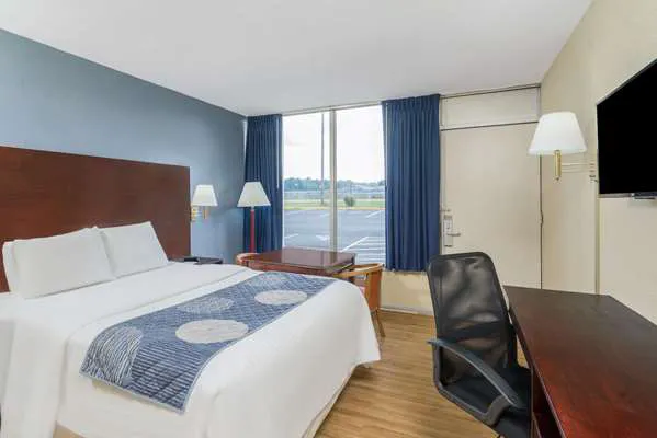Days Inn by Wyndham Statesville 4