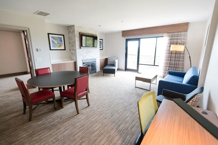 Holiday Inn Express & Suites Lexington NW-the Vineyard by IHG 4