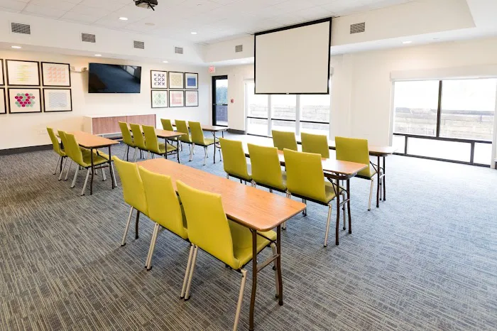 Holiday Inn Express & Suites Lexington NW-the Vineyard by IHG 4