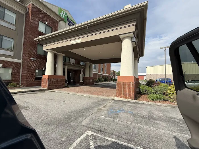 Holiday Inn Express & Suites Claypool Hill (Richlands Area), an IHG Hotel 4