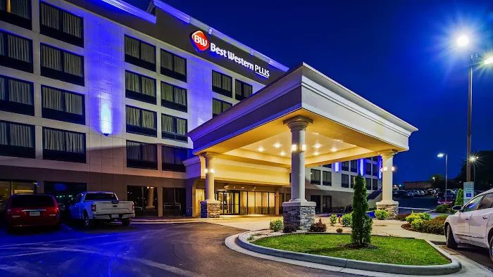 Best Western Plus Hanes Mall Hotel 4