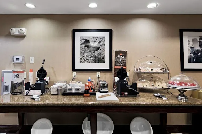 Hampton Inn Statesville 4