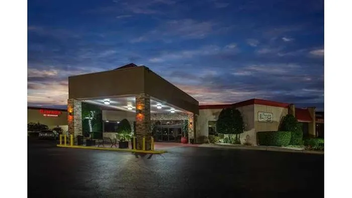 Ramada by Wyndham Statesville 4