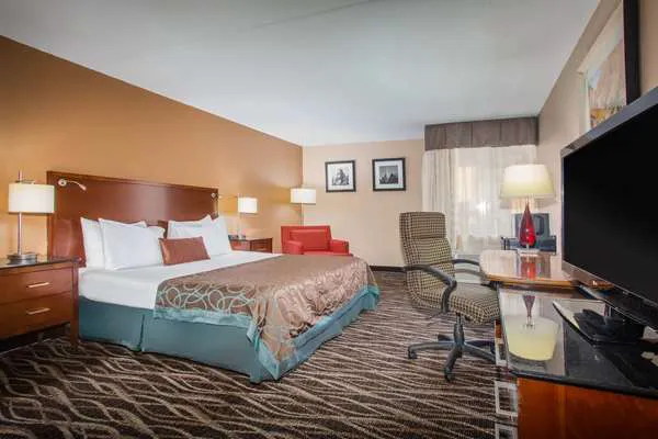 Ramada by Wyndham Statesville 4
