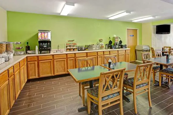 Microtel Inn & Suites by Wyndham Statesville 4