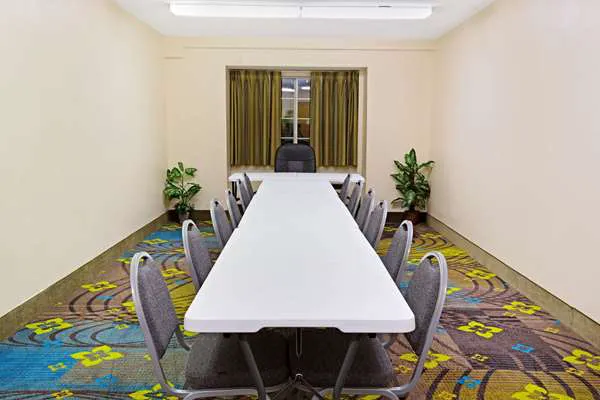 Microtel Inn & Suites by Wyndham Statesville 4