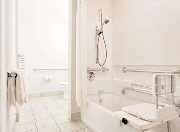 Microtel Inn & Suites by Wyndham Winston Salem 4
