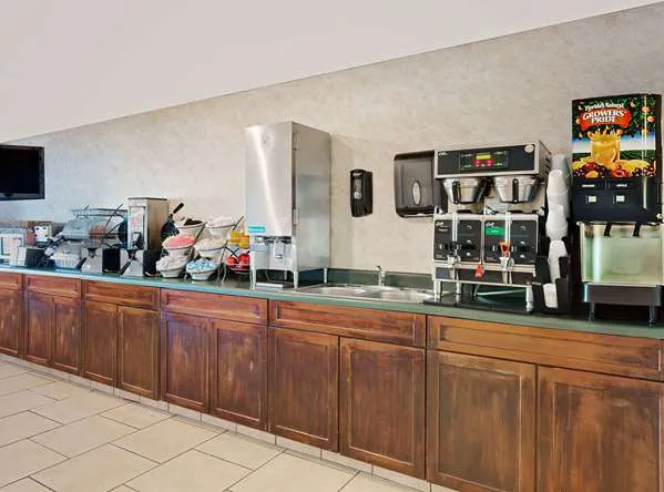 Microtel Inn & Suites by Wyndham Winston Salem 4