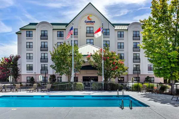 Comfort Suites Hanes Mall 4