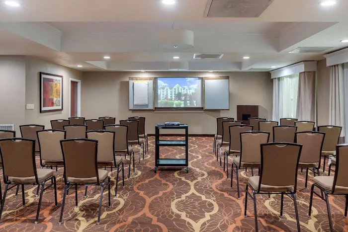 Comfort Suites Hanes Mall 4