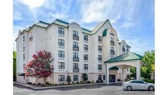 Comfort Suites Hanes Mall 4