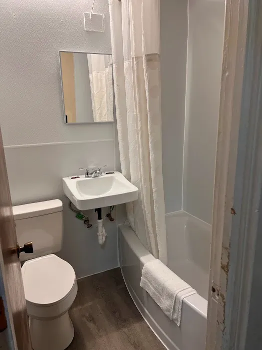 Best In Town Motel 4