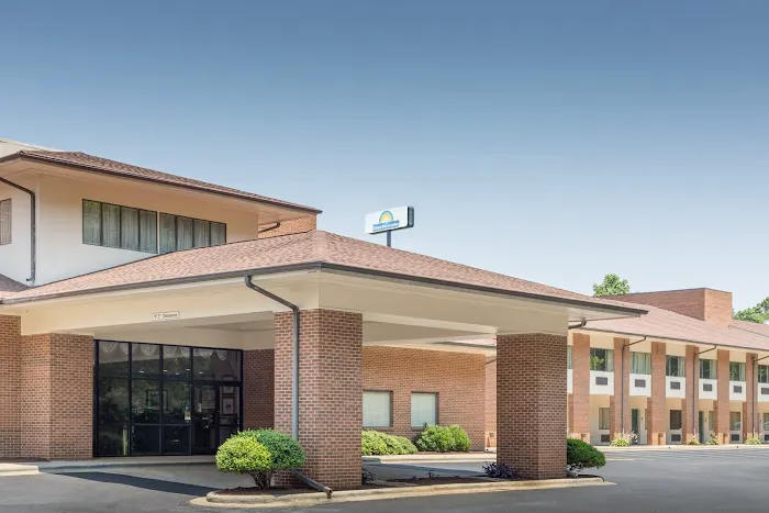 Days Inn by Wyndham Lexington 4
