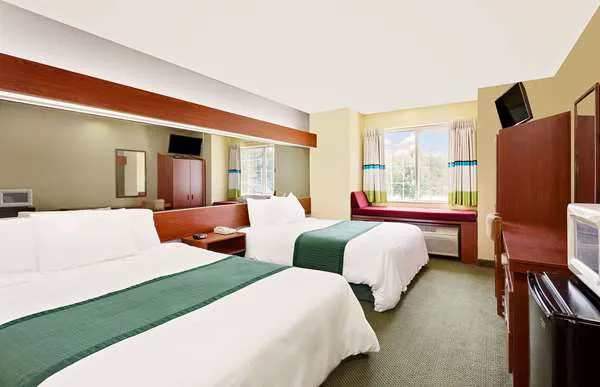 Microtel Inn & Suites by Wyndham Thomasville/High Point/Lexi 4