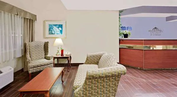 Microtel Inn & Suites by Wyndham Thomasville/High Point/Lexi 4