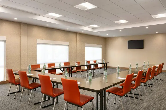 Holiday Inn Express & Suites Salisbury by IHG 4