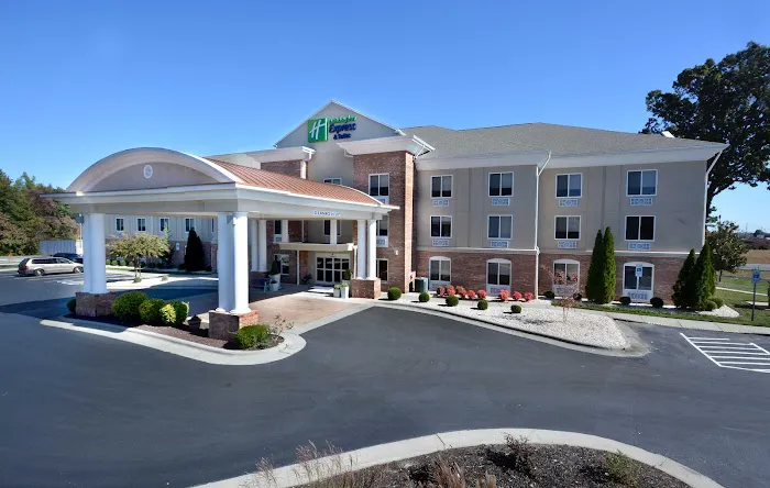 Holiday Inn Express & Suites High Point South by IHG 4