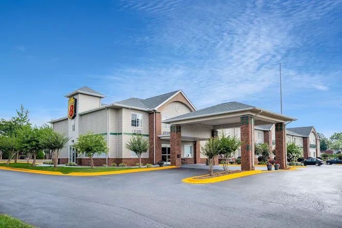 Super 8 by Wyndham Salisbury 4