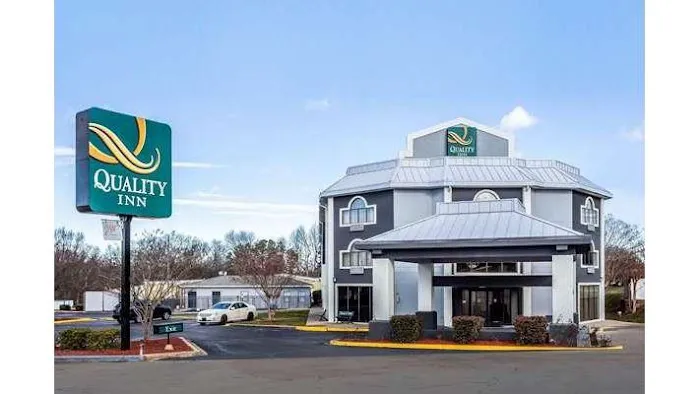 Quality Inn & Suites 4