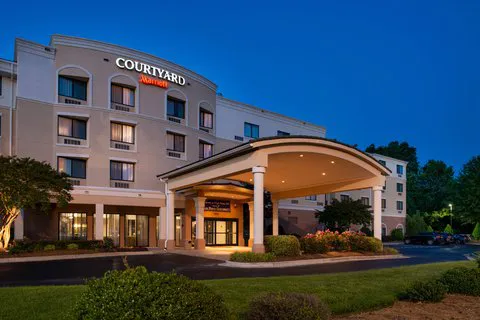 Courtyard High Point 4
