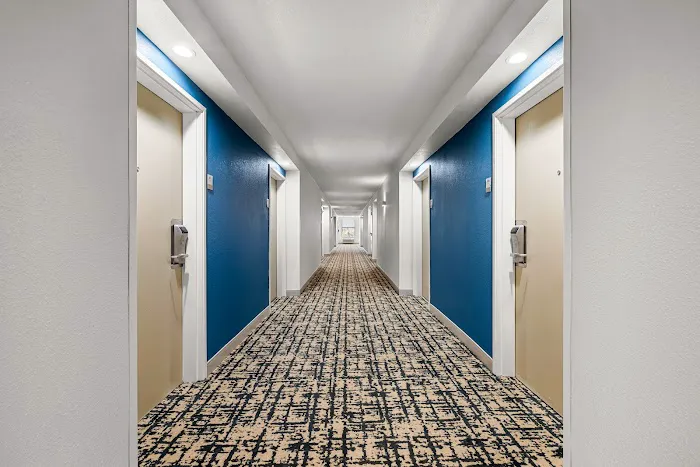 Clarion Pointe 4