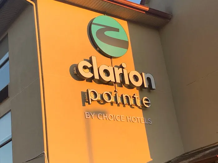 Clarion Pointe 4