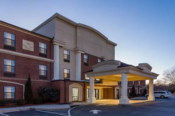 Wingate by Wyndham High Point 4