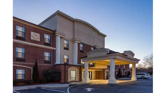 Wingate by Wyndham High Point 4