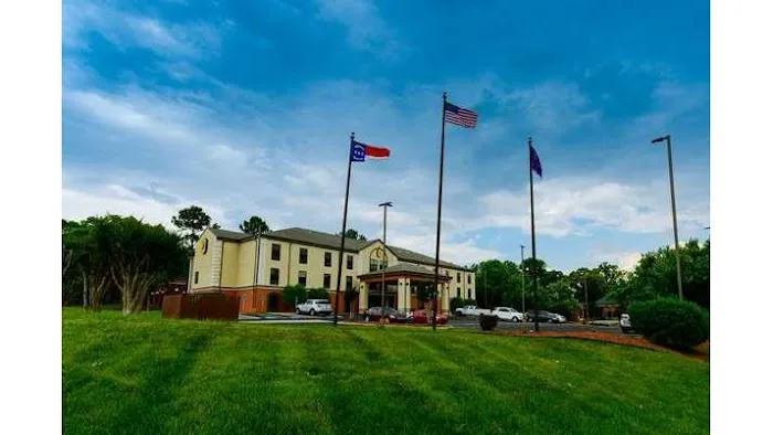 Super 8 by Wyndham High Point/Greensboro 4