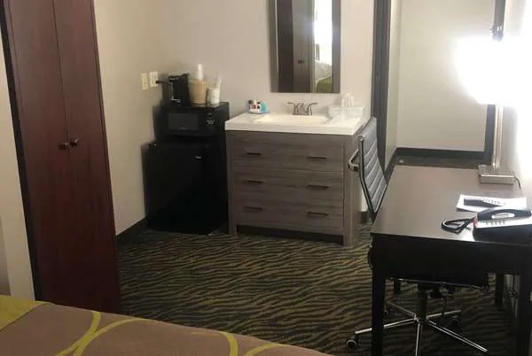 Super 8 by Wyndham High Point/Greensboro 4