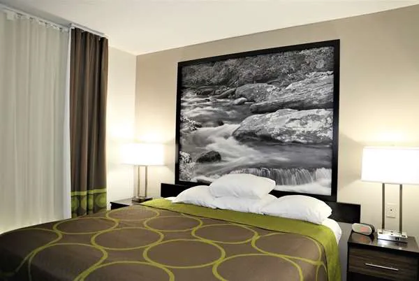 Super 8 by Wyndham High Point/Greensboro 4
