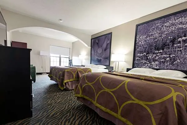 Super 8 by Wyndham High Point/Greensboro 4